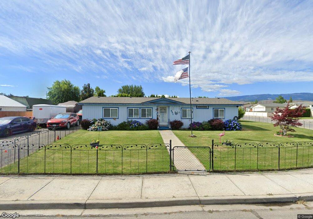 521 Newport Plaza, East Wenatchee, WA 98802 - photo 1