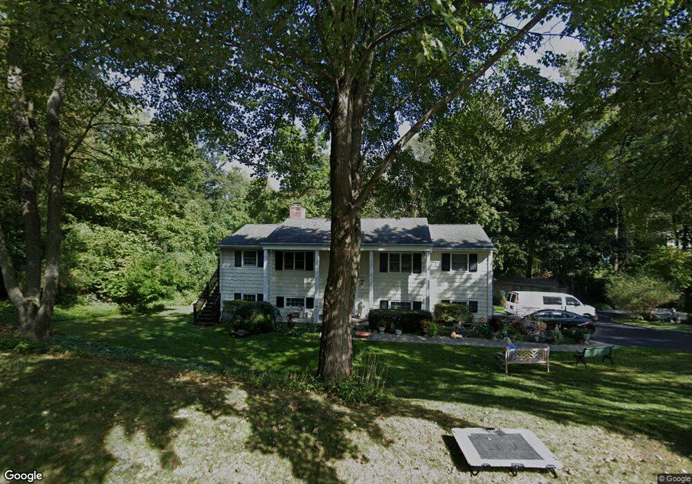 106 Barclay Dr, Stamford, CT 06903 - photo 1