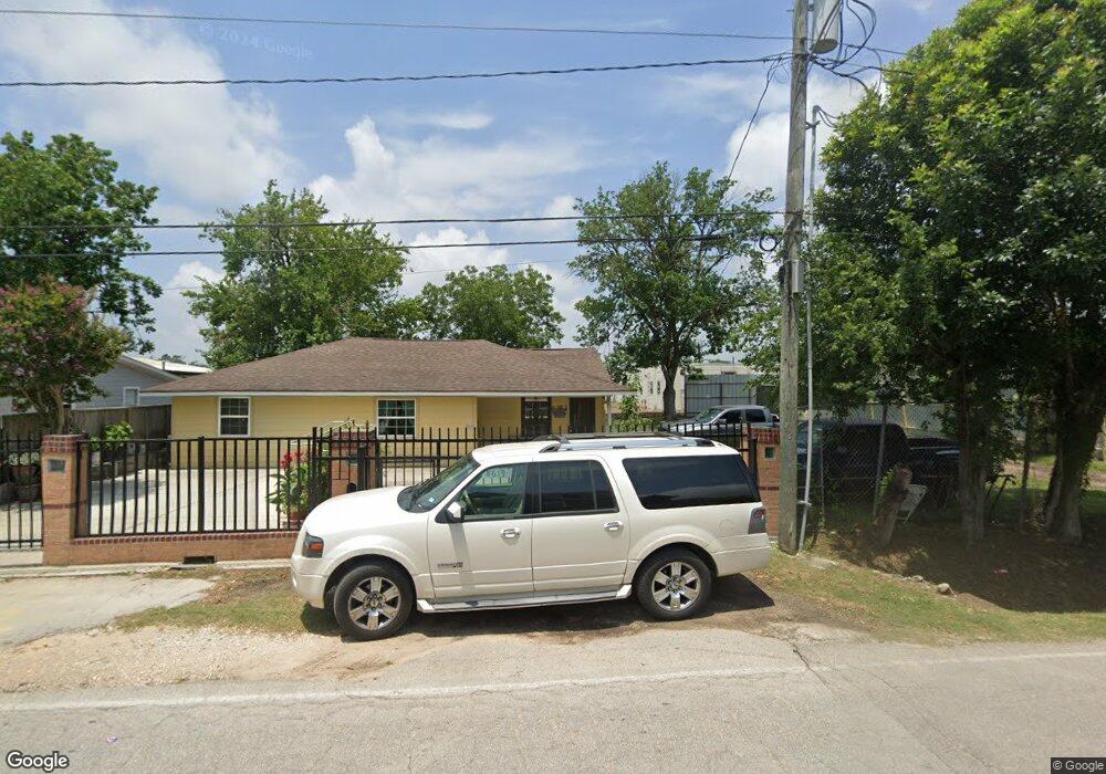 8621 Mcgallion Rd, Houston, TX 77022 - photo 1