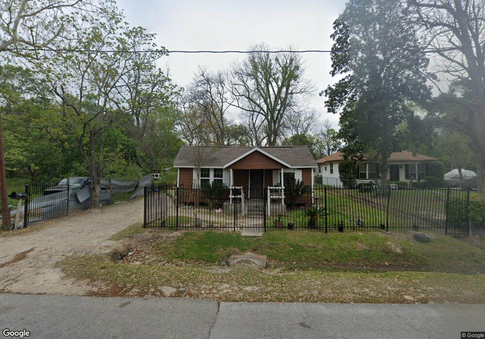 970 Dolly Wright St, Houston, TX 77088 - photo 1