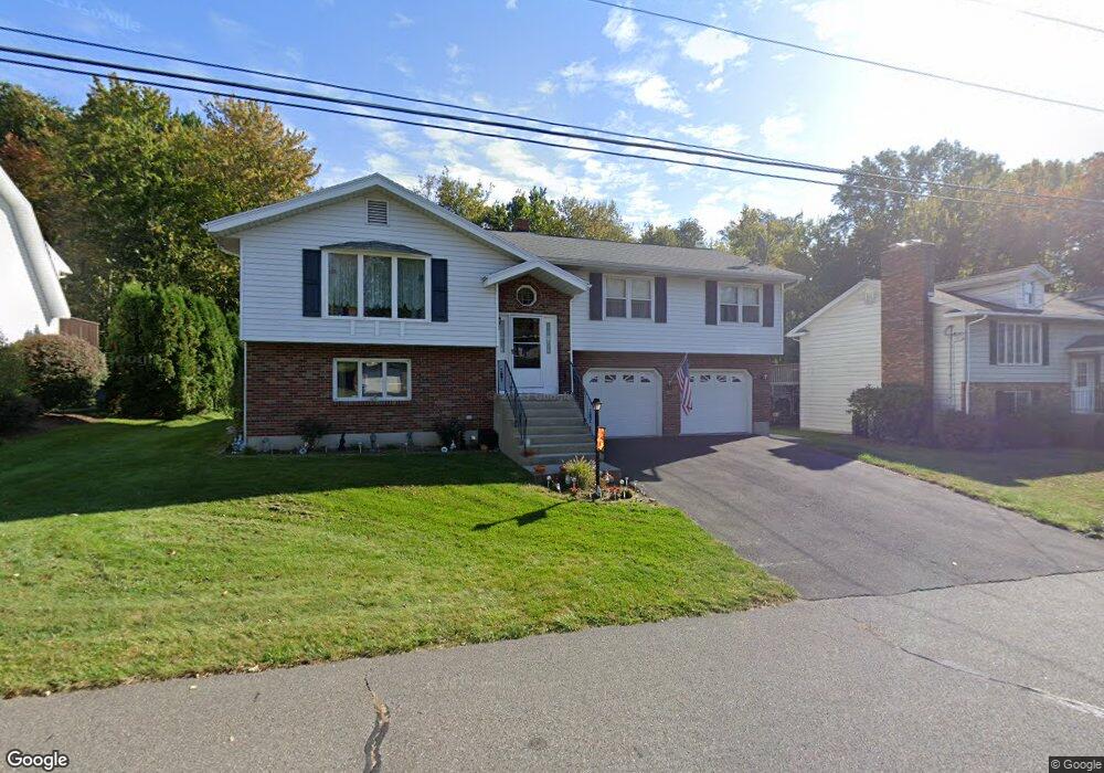 17 Middleway E, Waterbury, CT 06708 - photo 1