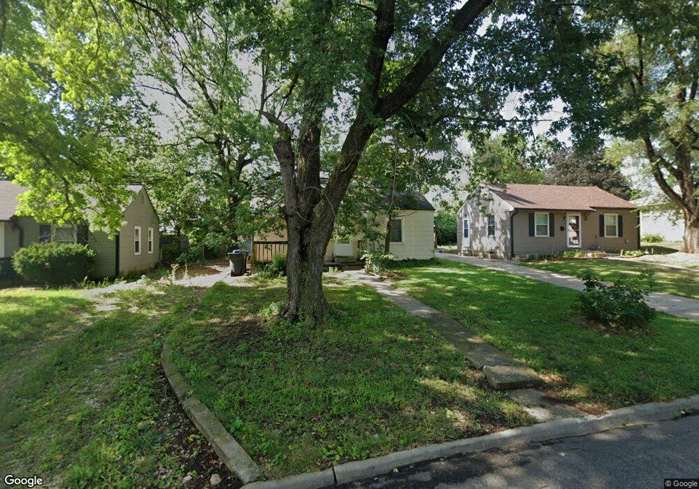 117 SW Hillside Ave, Topeka, KS 66611 - photo 1