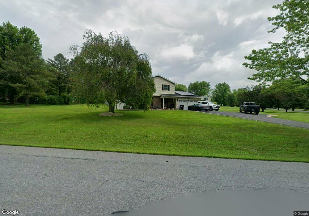 323 Oxford Cir, Bath, PA 18014 - photo 1