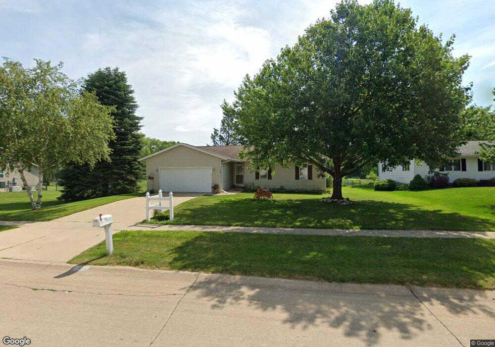 1905 Balsam Dr SW, Cedar Rapids, IA 52404 - photo 1
