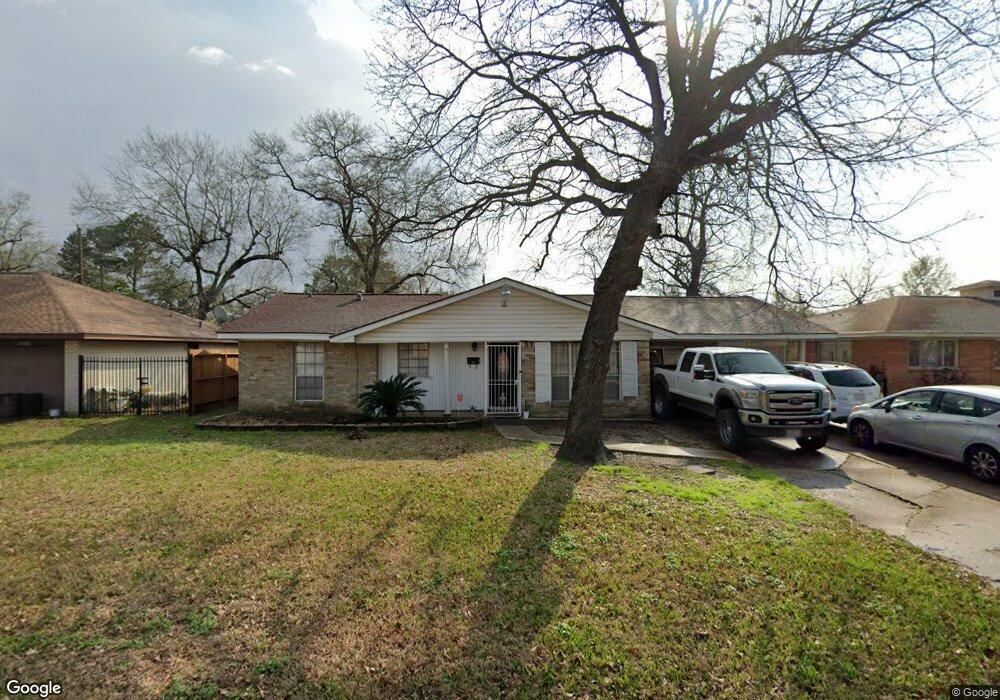 13346 Hollypark Dr, Houston, TX 77015 - photo 1