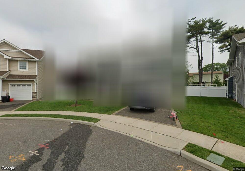 754 Paramount Ct, W. Hempstead, NY 11552 - photo 1