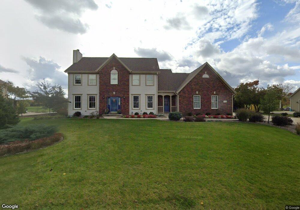 N70W14527 Terrace Dr, Menomonee Falls, WI 53051 - photo 1