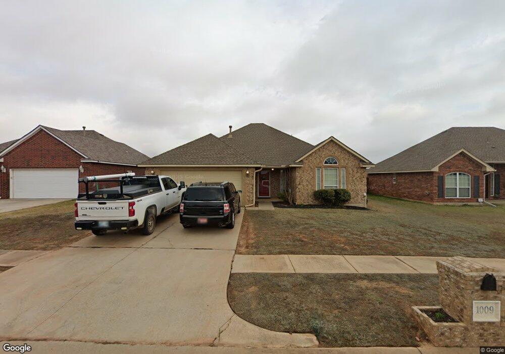 1009 NE 32nd St, Moore, OK 73160 - photo 1