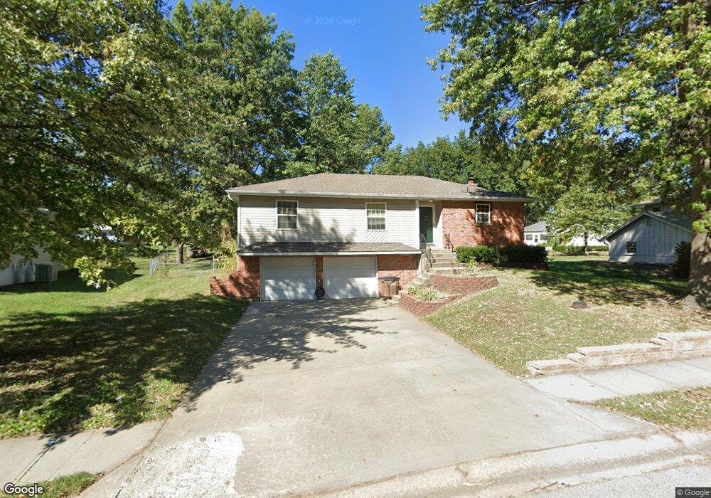 512 S Adams St, Raymore, MO 64083 - photo 1