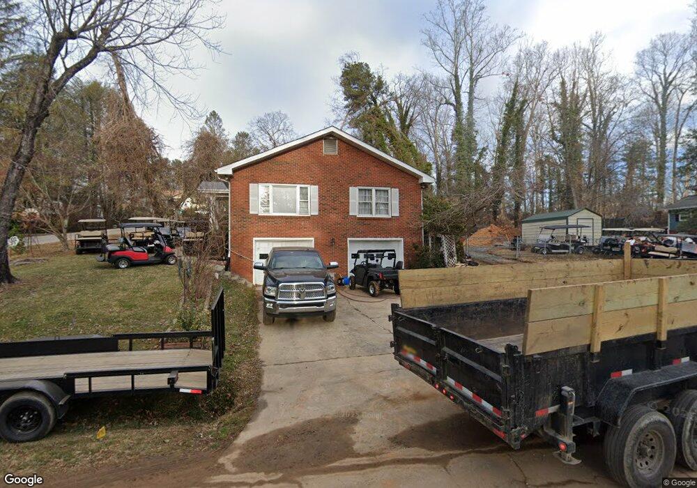 403 Wakefield Dr, Hendersonville, NC 28792 - photo 1