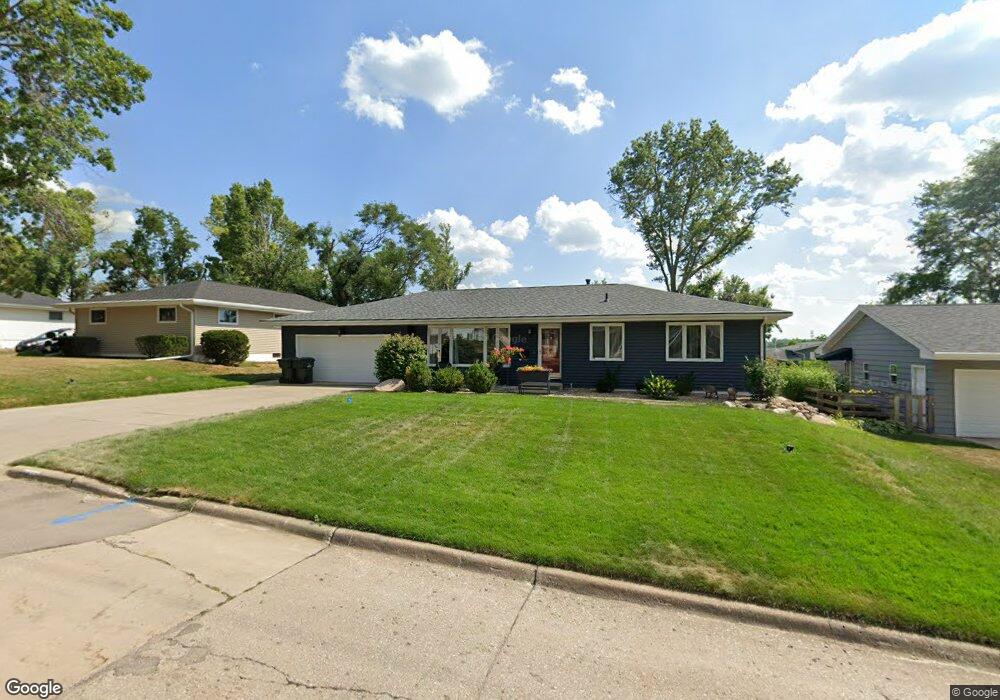 3017 Terry Dr SE, Cedar Rapids, IA 52403 - photo 1