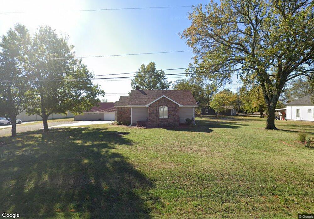 206 W 4th St, Altamont, KS 67330 - photo 1