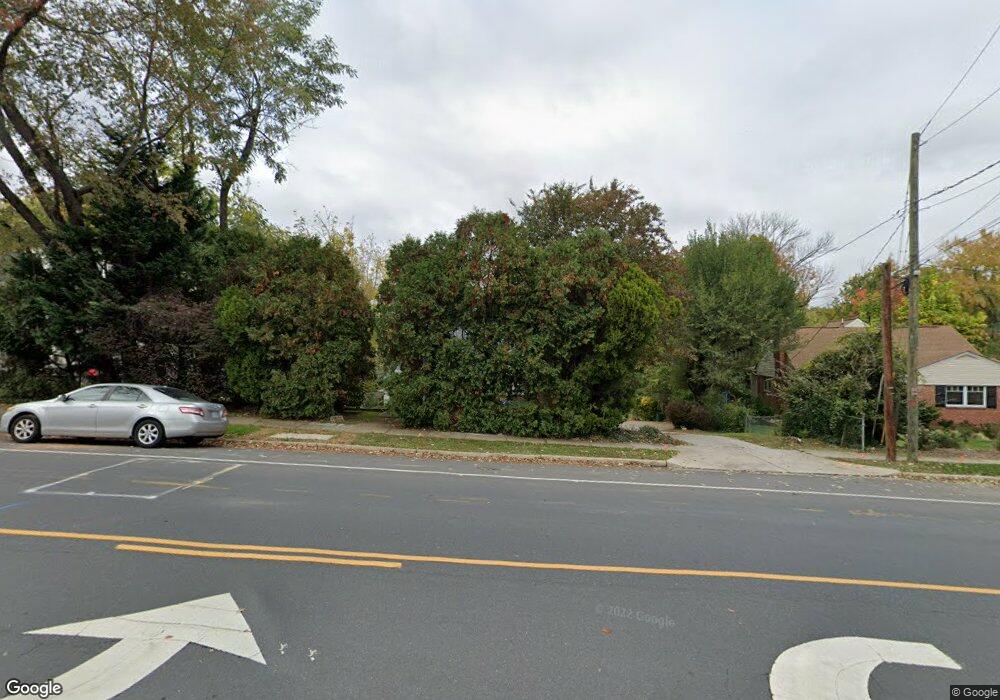 1950 Kirby Rd, McLean, VA 22101 - photo 1