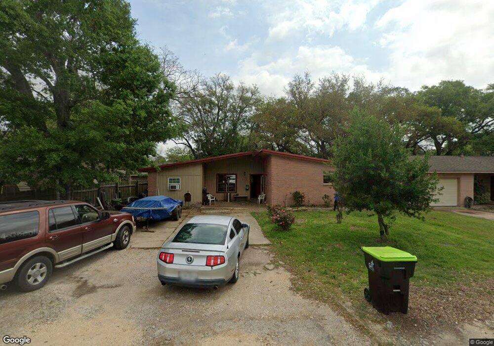 1805 Sunset Ave, Bay City, TX 77414 - photo 1