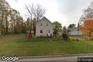 1206 Oak Ave, Walhalla, ND 58282