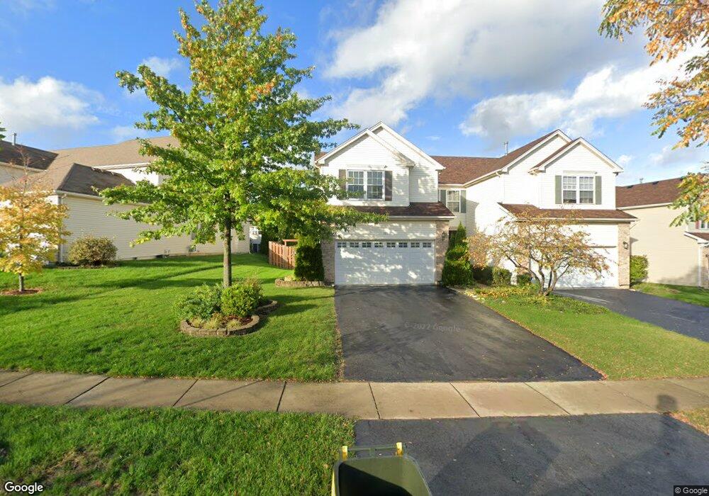 925 Cynthia Ln, Lake In the Hills, IL 60156 - photo 1