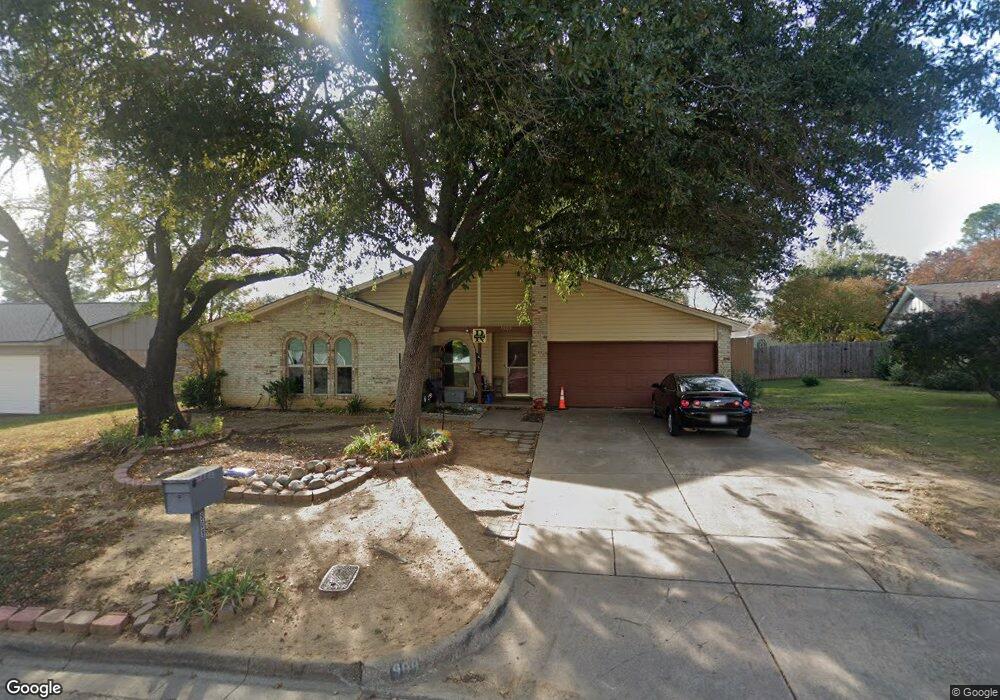 909 Warwick St, Bedford, TX 76022 - photo 1