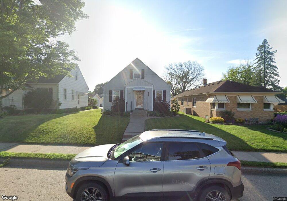 2407 N Howell St, Davenport, IA 52804 - photo 1