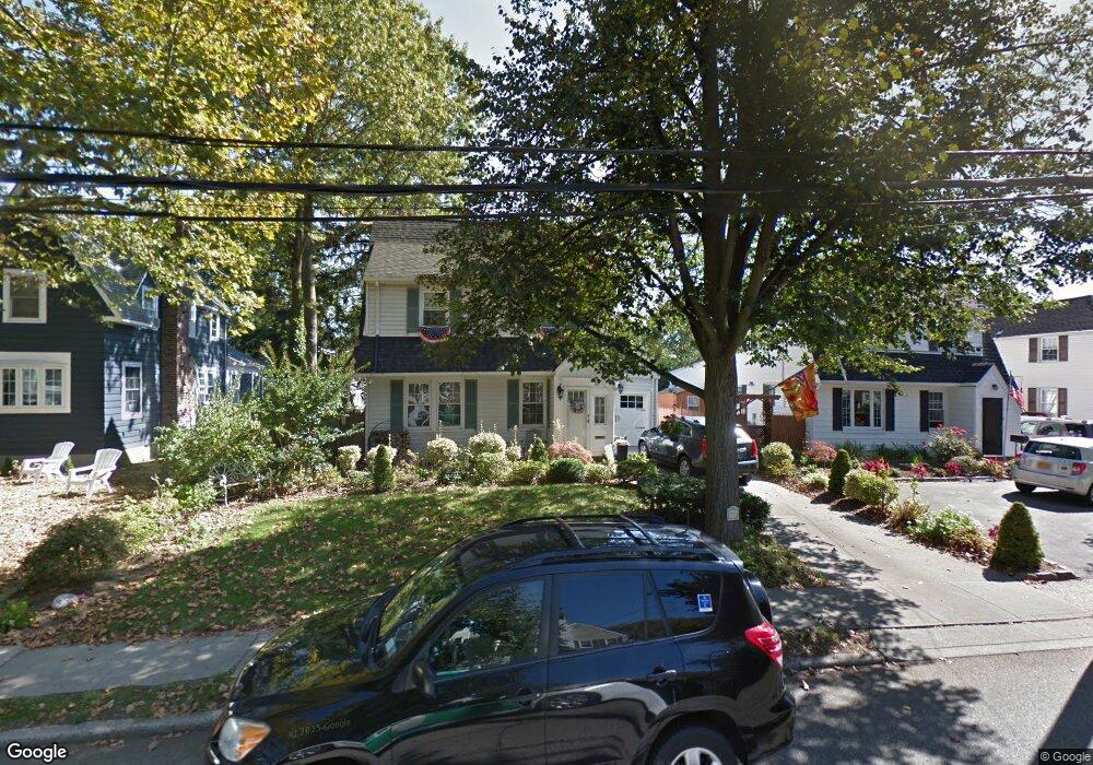 92 Elton Rd, Garden City, NY 11530 - photo 1