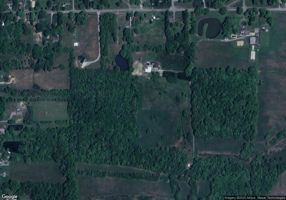 821 Beggs St, Harrisburg, IL 62946 - photo 1