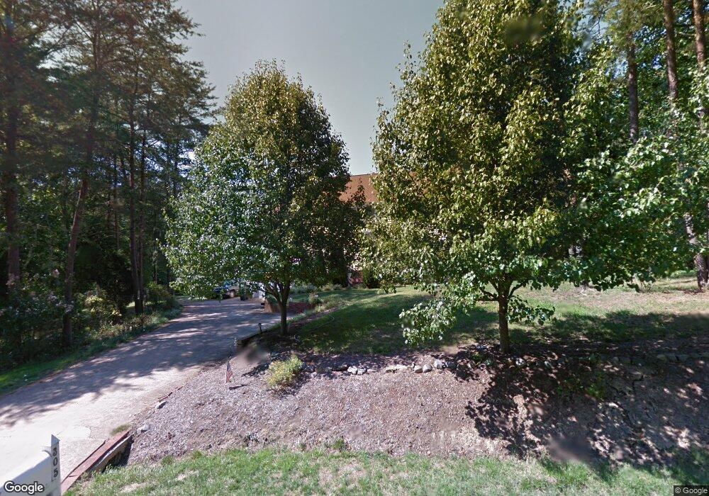 305 Woodfield Dr, Spotsylvania, VA 22553 - photo 1