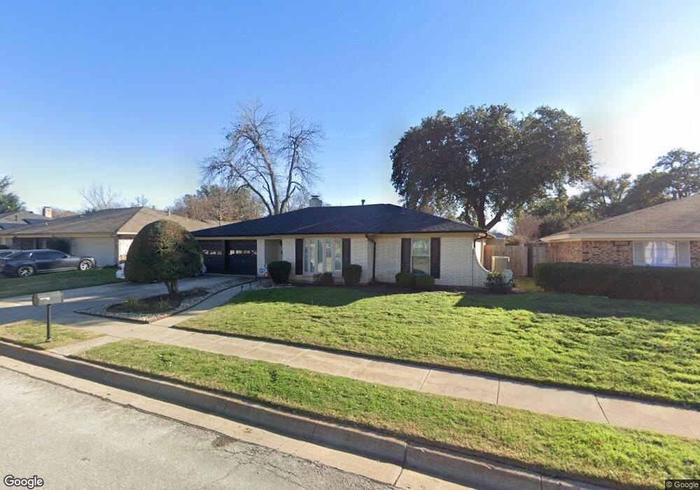 1716 Vicksburg Dr, Bedford, TX 76022 - photo 1