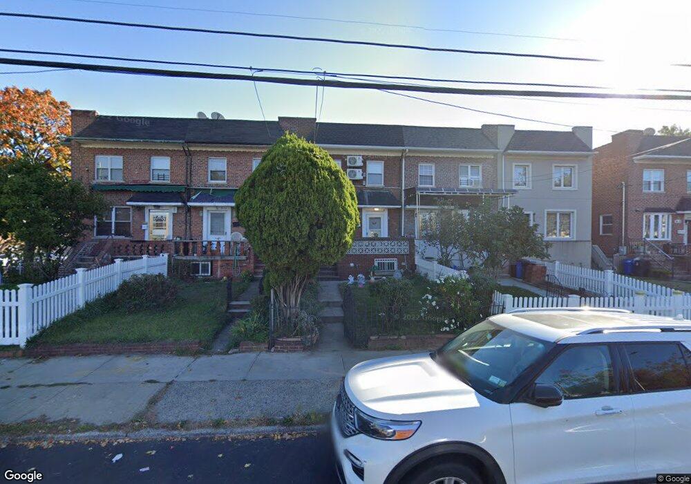 7305 164th St, Fresh Meadows, NY 11366 - photo 1