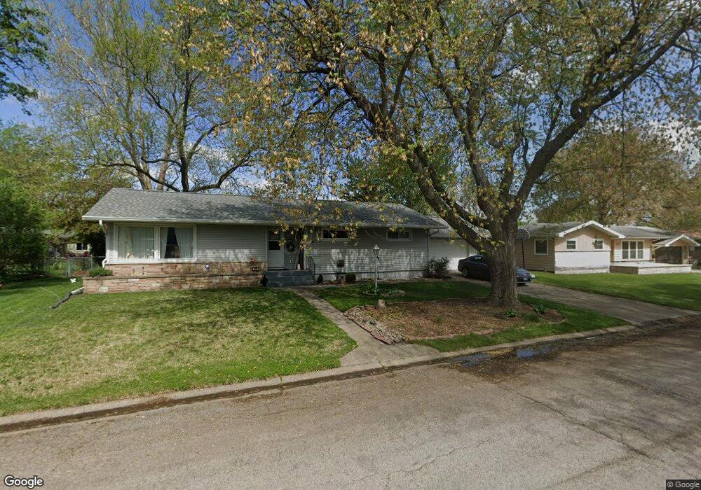 220 Southgate St, Lincoln, IL 62656 - photo 1