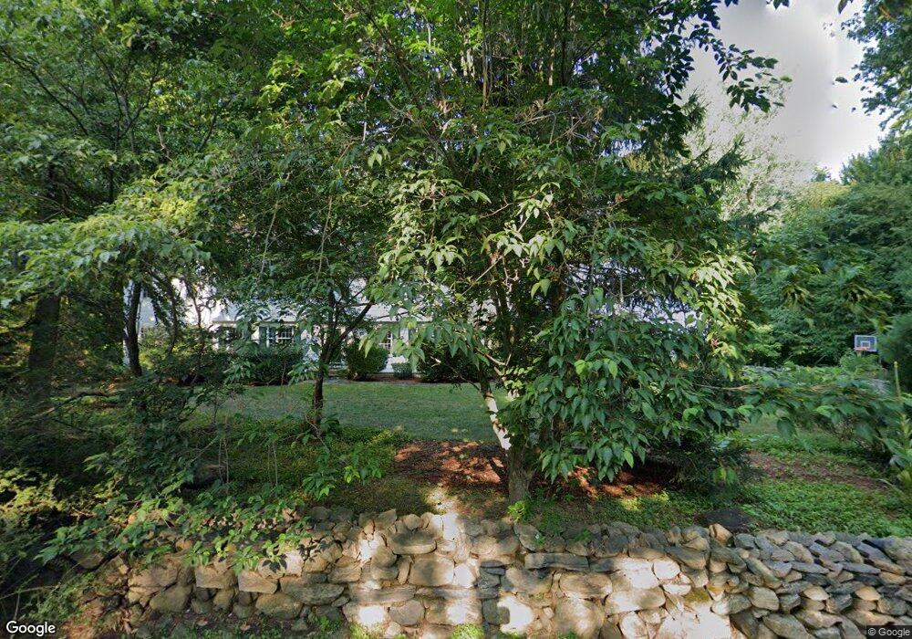 521 Hollow Tree Ridge Rd, Darien, CT 06820 - photo 1