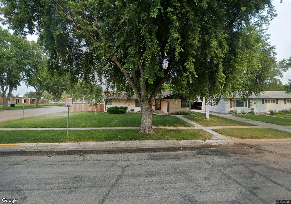 334 15th Ave NE, Jamestown, ND 58401 - photo 1