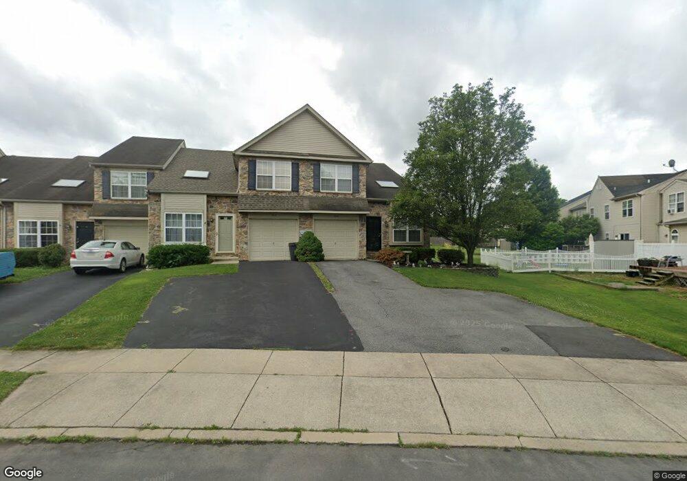1010 Timberidge Ln, Allentown, PA 18106 - photo 1