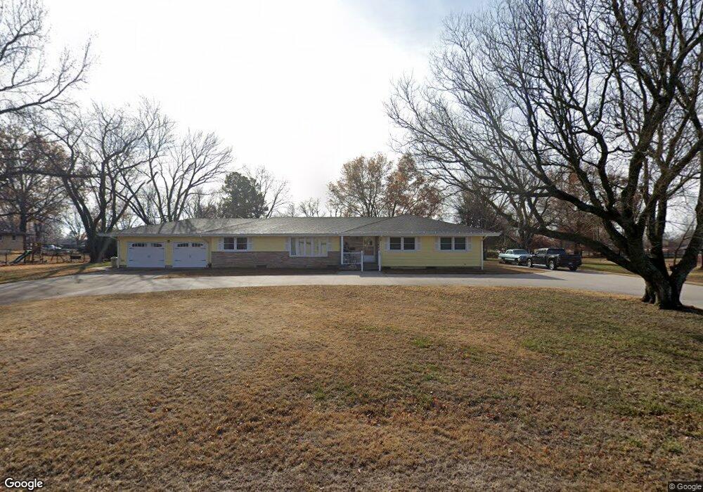 508 Maple Crest Dr, Parsons, KS 67357 - photo 1