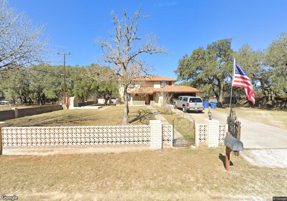 203 E Louise Dr, Beeville, TX 78102 - photo 1