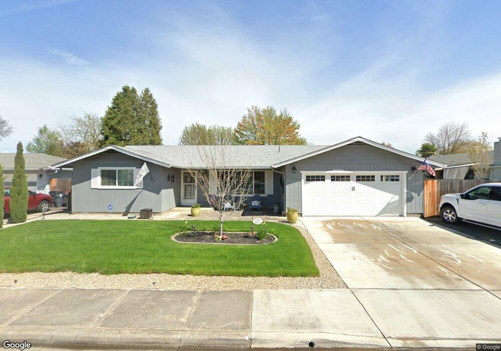 5020 Del Mar Dr, Central Point, OR 97502 - photo 1