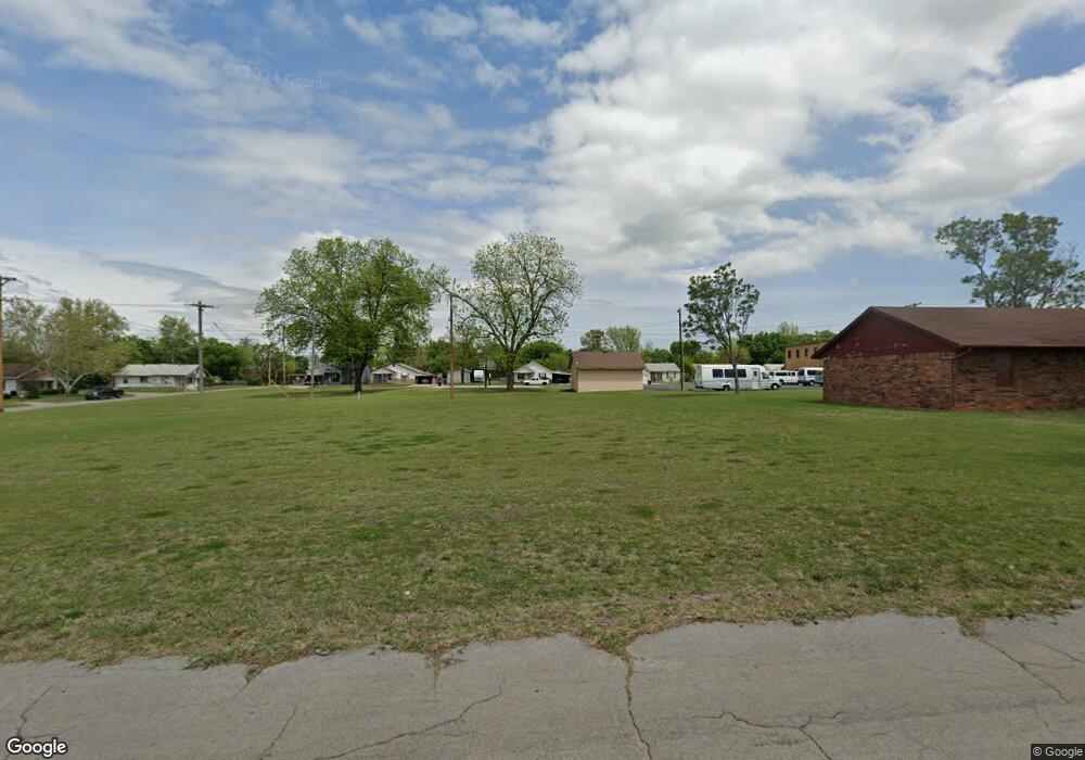 219 W Oak Ave, Duncan, OK 73533 - photo 1