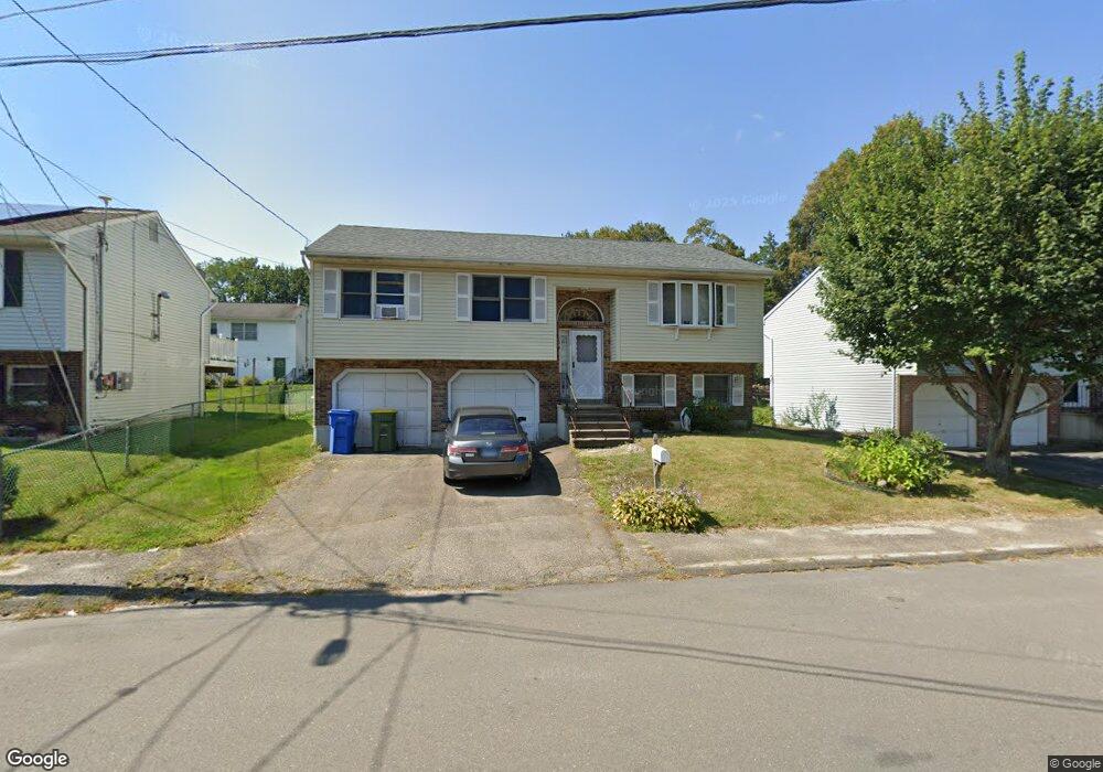 129 Madera Dr, Waterbury, CT 06704 - photo 1