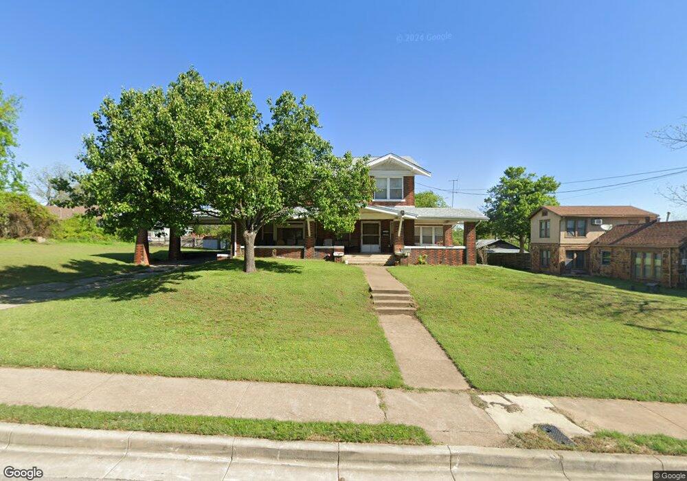 305 E Oak St, Weatherford, TX 76086 - photo 1