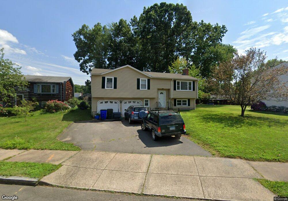 17 Southwood Dr, West Hartford, CT 06110 - photo 1