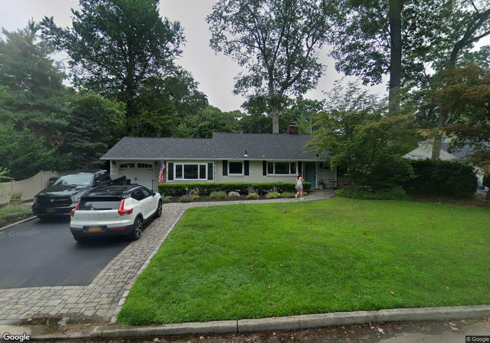 18 Hemlock Ln, Glen Cove, NY 11542 - photo 1