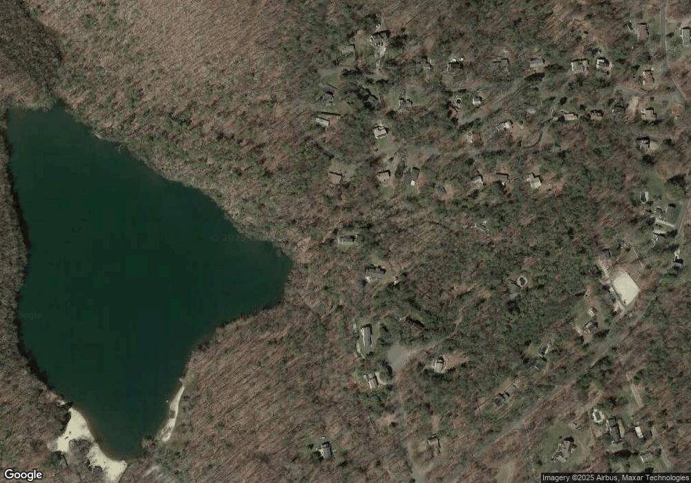 16 Great Pond Ln, Redding, CT 06896 - photo 1