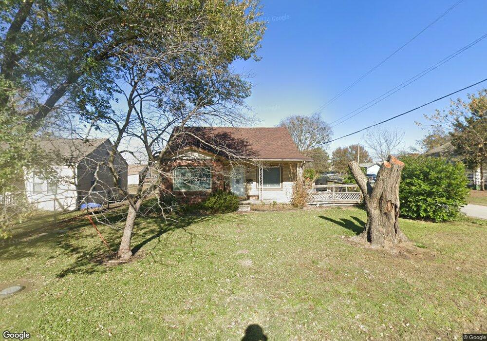 102 W Dixie St, Henryetta, OK 74437 - photo 1