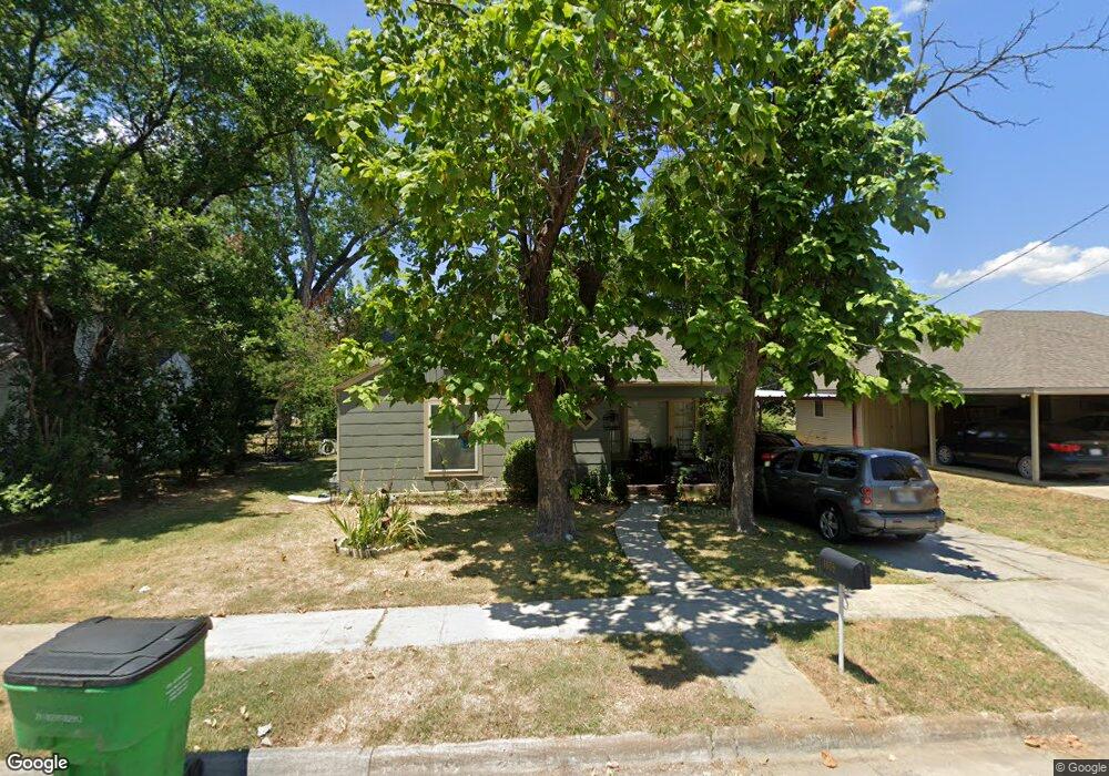 1005 N Howeth St, Gainesville, TX 76240 - photo 1