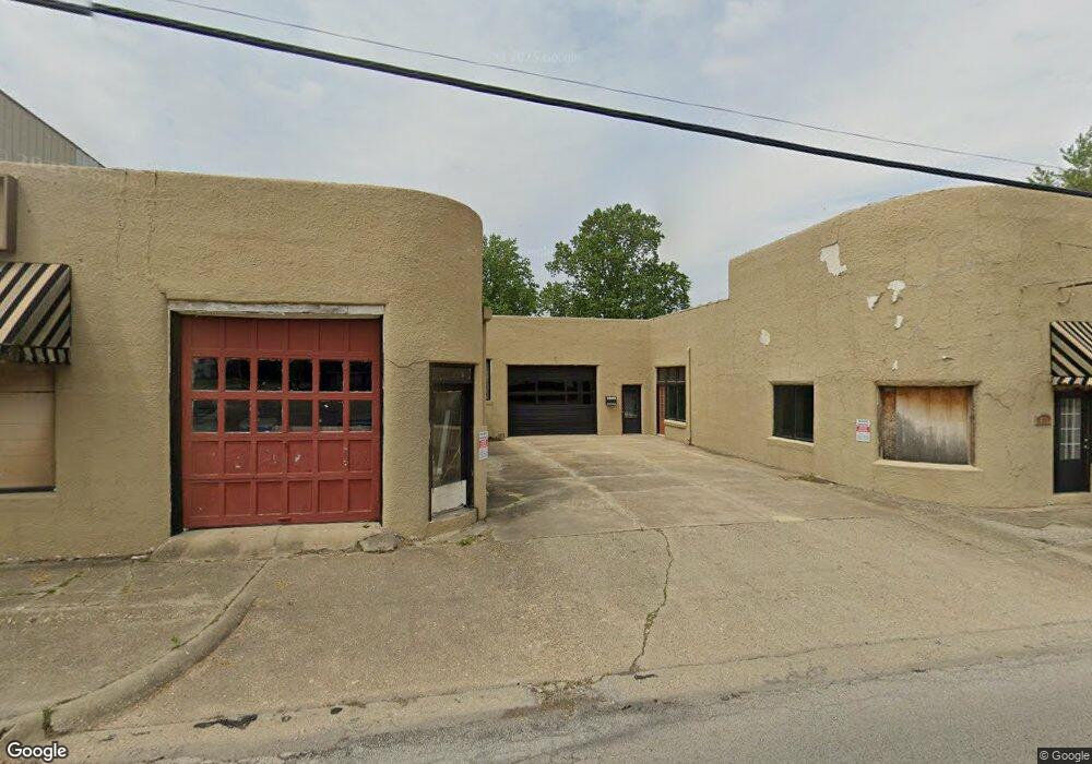 609 N 19th St, Mattoon, IL 61938 - photo 1