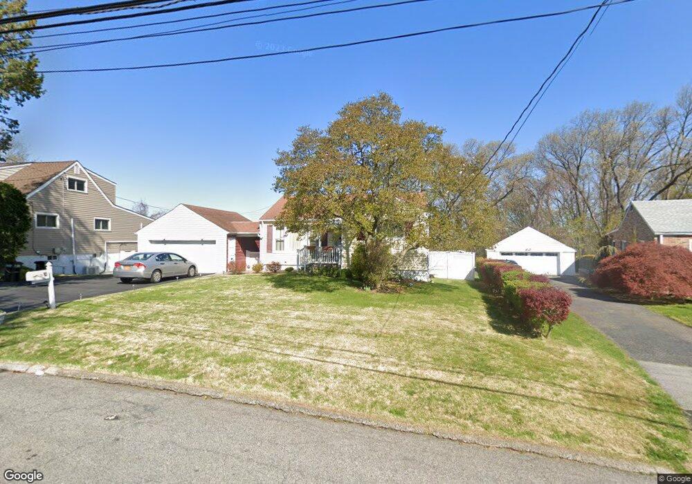 82 Remsen Cir, Yonkers, NY 10710 - photo 1