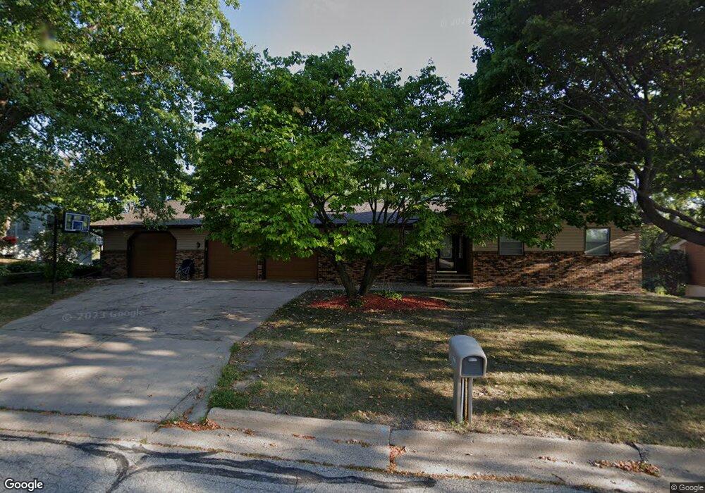 1398 Skyline Dr, Winona, MN 55987 - photo 1