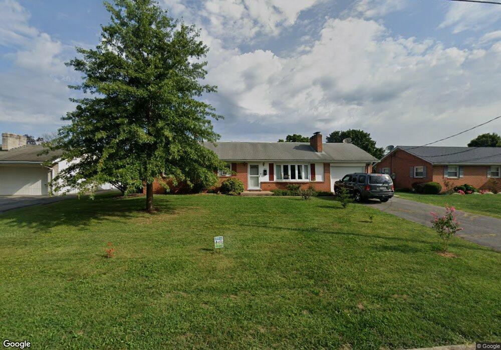 365 Wayburn St, Greencastle, PA 17225 - photo 1