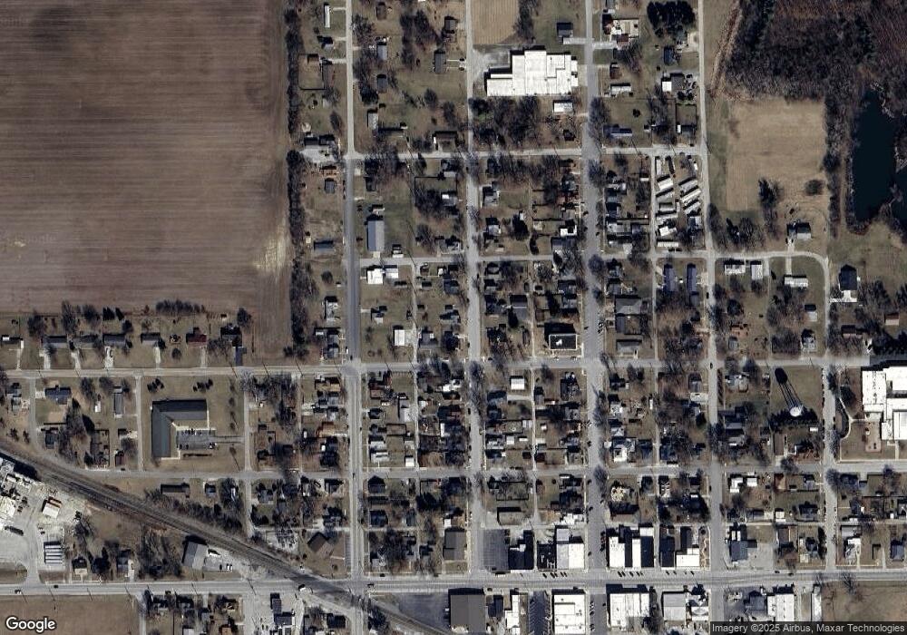 305 N Tucker St, Mentone, IN 46539 - photo 1