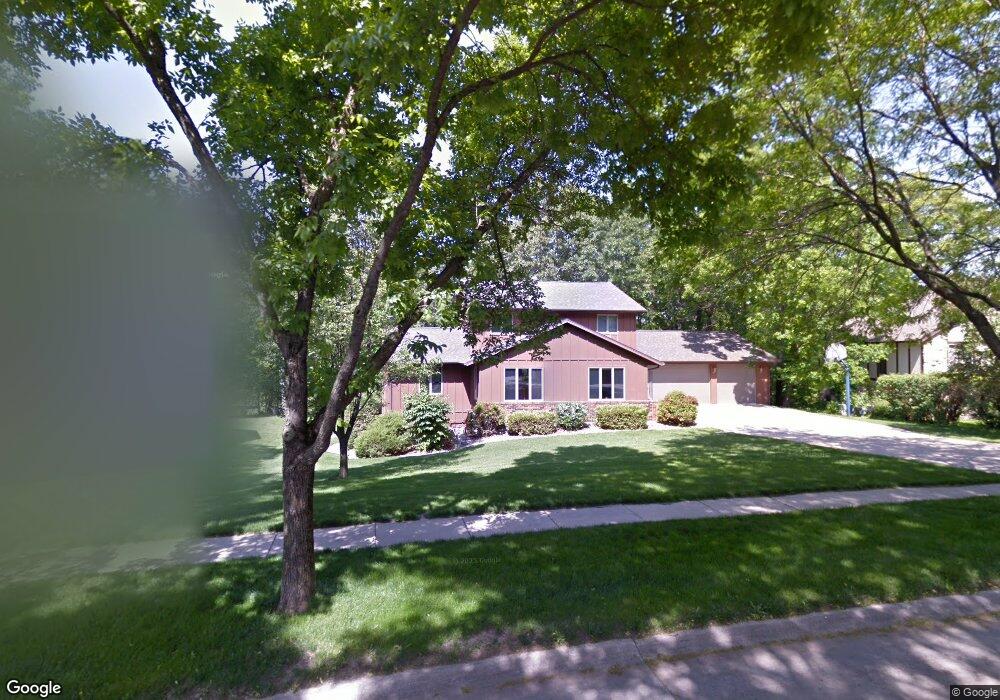 3527 Heatheridge Dr NE, Cedar Rapids, IA 52402 - photo 1