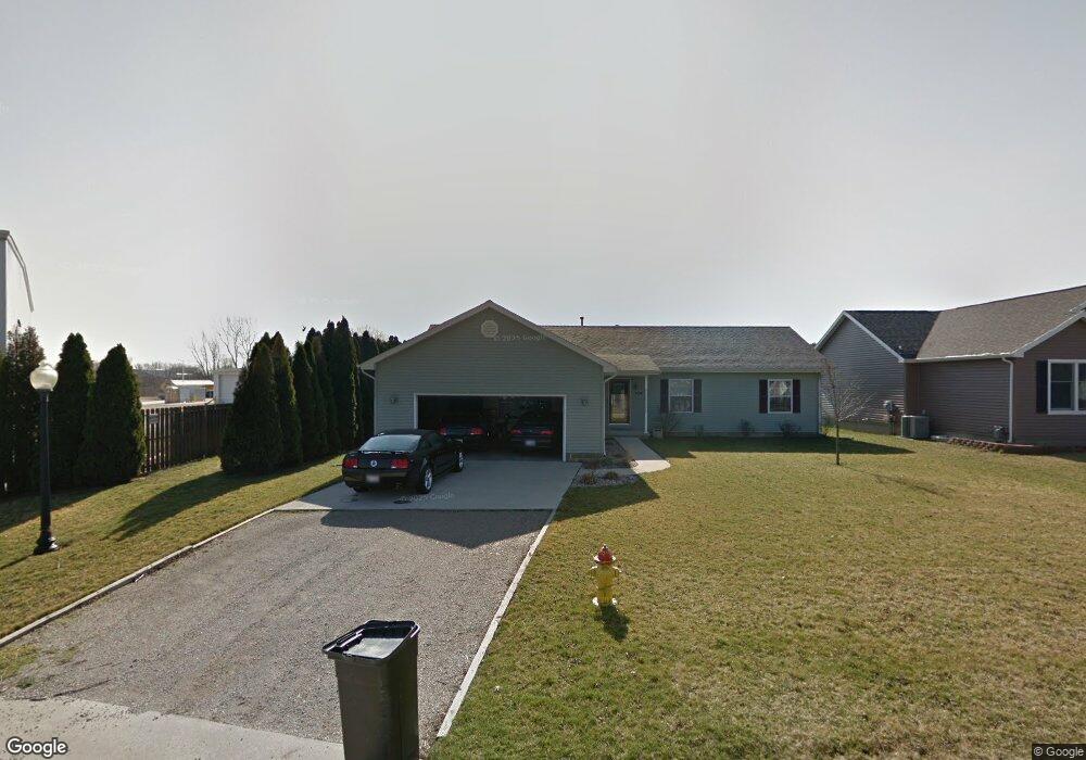 1816 N Logan St, Lincoln, IL 62656 - photo 1