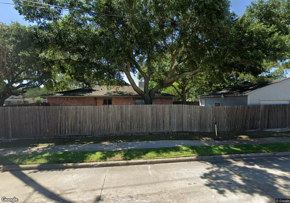 16523 Blackhawk Blvd, Friendswood, TX 77546 - photo 1